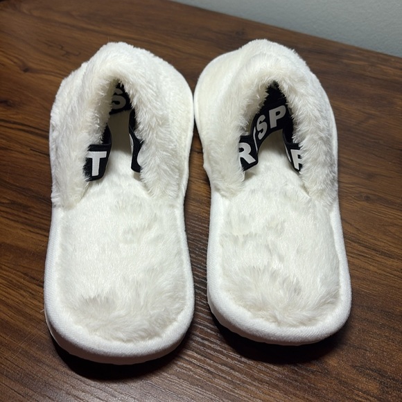 Cozy White Furry Slippers - Picture 2 of 4